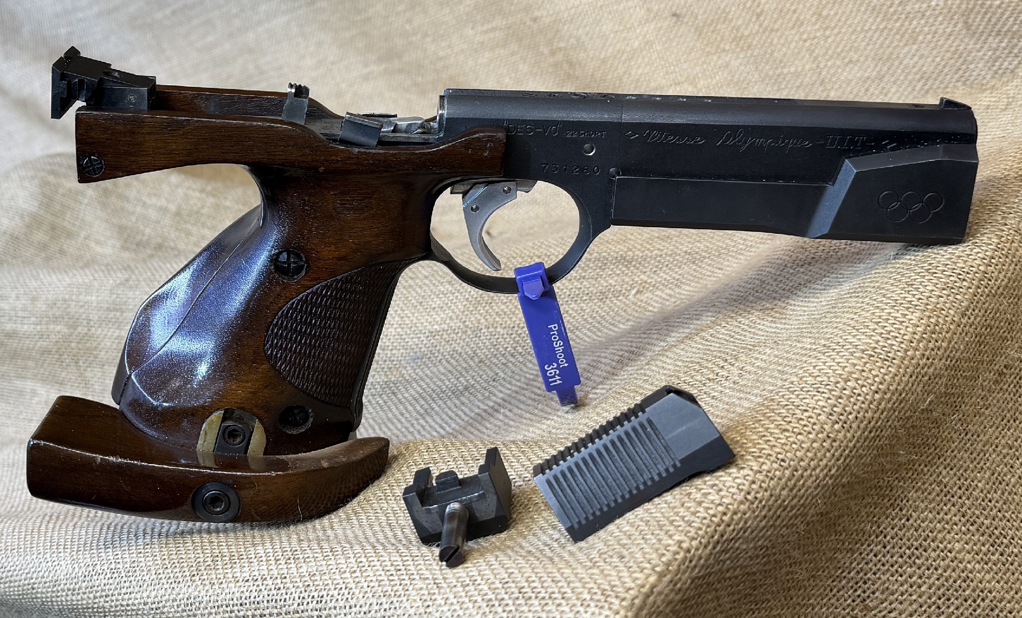 Unique, DES VO, .22short, Mag Cap:10, 150mm #3611
