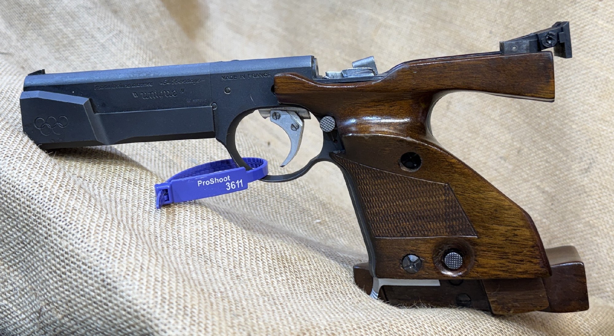 Unique, DES VO, .22short, Mag Cap:10, 150mm #3611